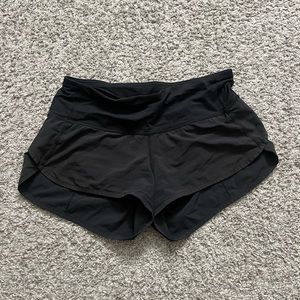Lulu Lemon- Speed Up Low-Rise Lined Short 2.5